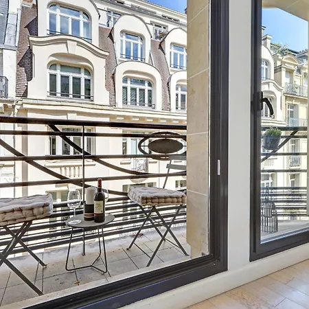 Bnbnova - 2br 2ba - Champs-elysees & Arc De Triomphe Apartmán *
