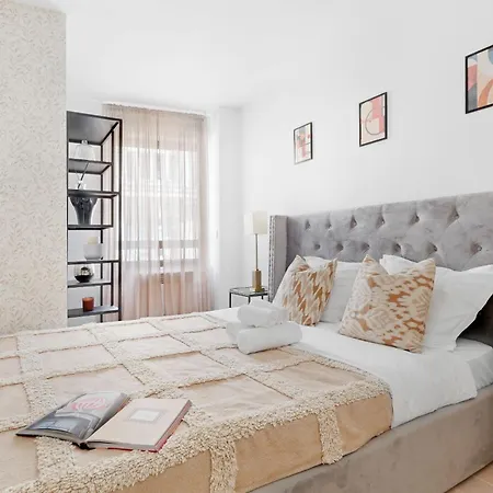 Bnbnova - 2br 2ba - Champs-elysees & Arc De Triomphe Apartmán *