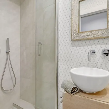 Bnbnova - 2br 2ba - Champs-elysees & Arc De Triomphe Apartmán *